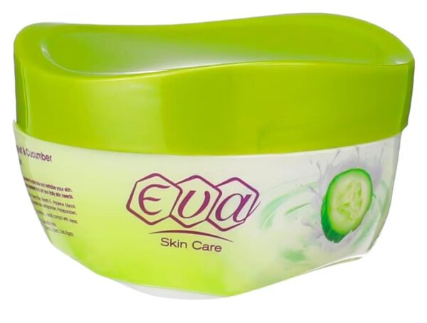 Cream with yoghurt & cucumber